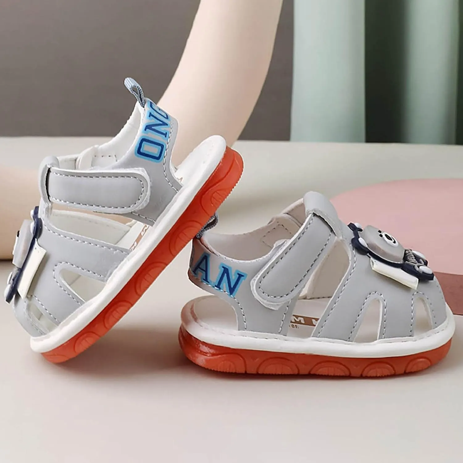 Baby Boy Girl Squeaky Sandals Summer Light Up Cute Bear Sandal Closed-Toe Non Slip Soft Sole Shoes Toddler First Walker Shoes