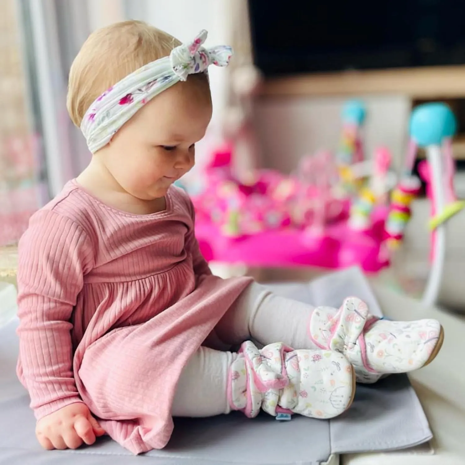 Dotty Fish Fleece Lined Baby Booties - Non-Slip Suede Sole - Warm & Cozy Slippers for Newborns to 24 Months - Perfect Winter Shoes for Babies