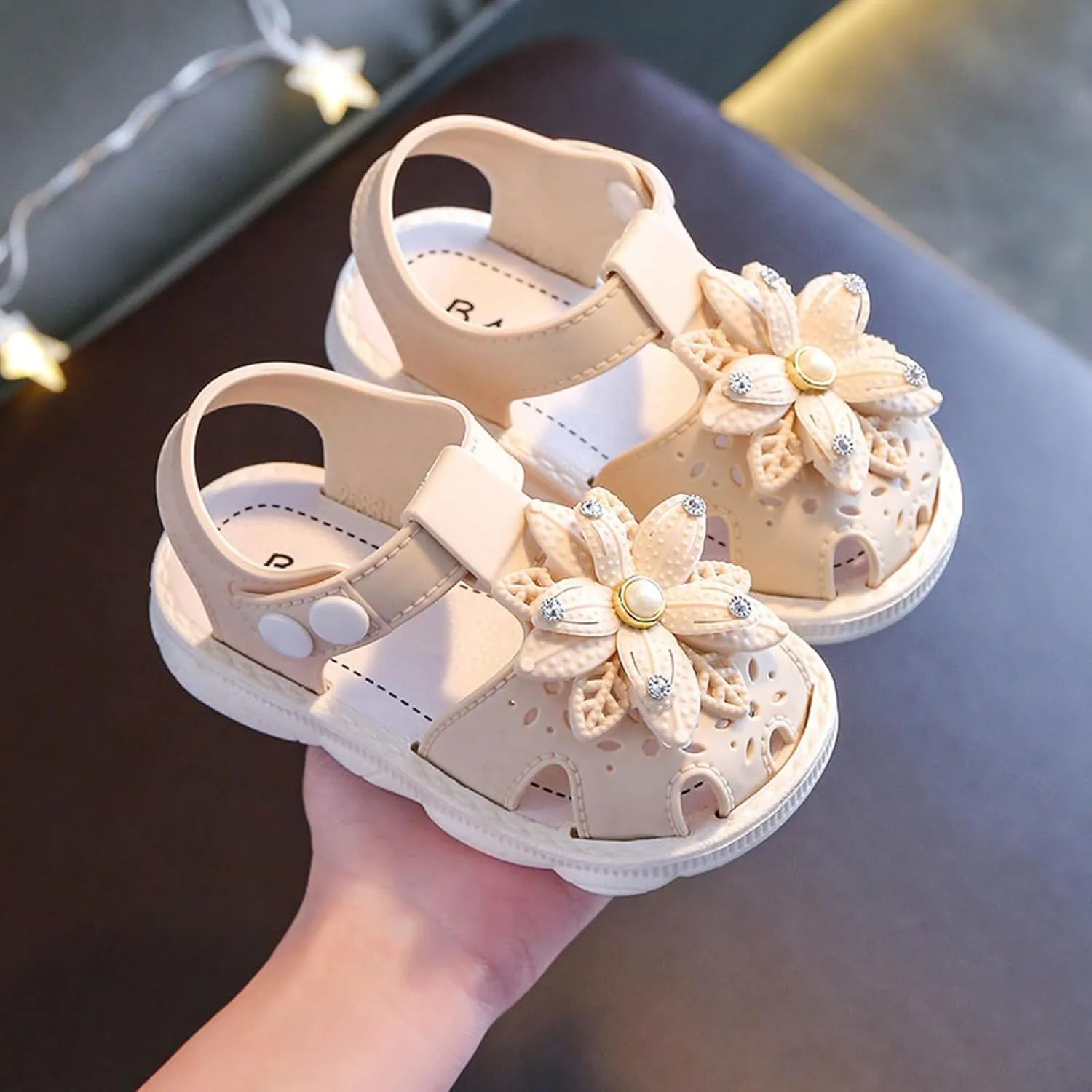 Slides Kids Children Shoes Comfortable Flat Sandals Fashionable Toe Covering Children Toddler Shoes Girls Wedge