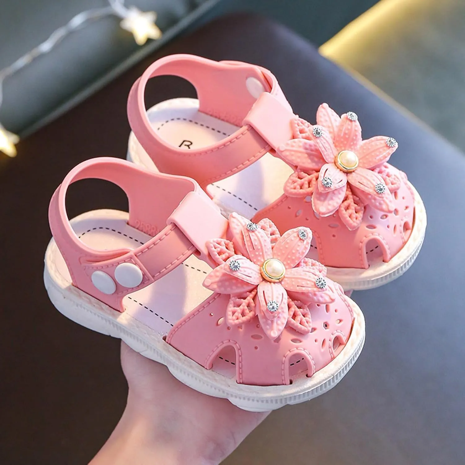 Slides Kids Children Shoes Comfortable Flat Sandals Fashionable Toe Covering Children Toddler Shoes Girls Wedge