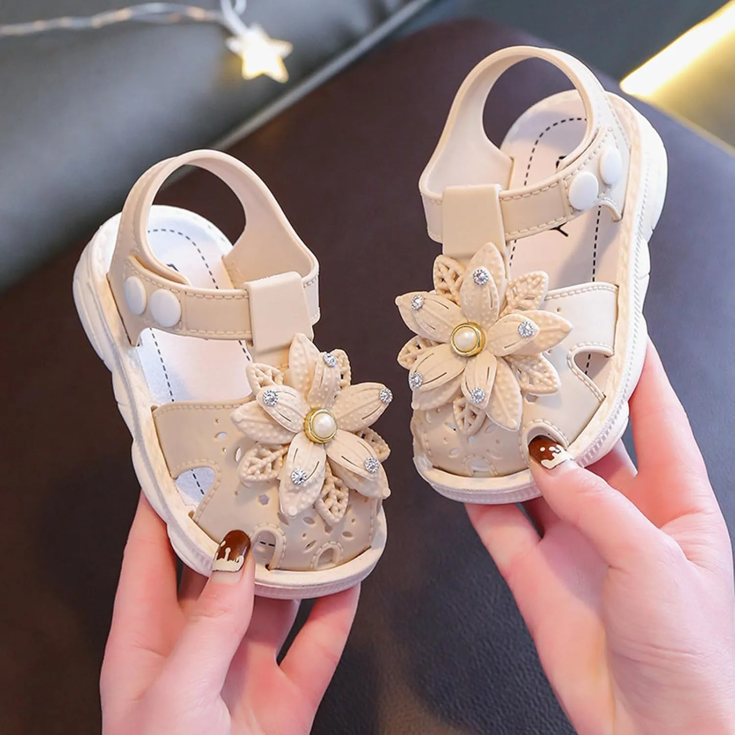 Slides Kids Children Shoes Comfortable Flat Sandals Fashionable Toe Covering Children Toddler Shoes Girls Wedge