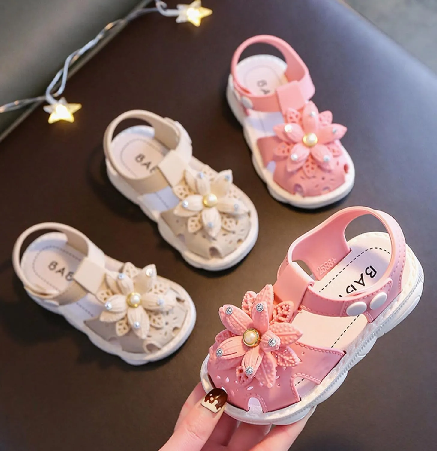 Slides Kids Children Shoes Comfortable Flat Sandals Fashionable Toe Covering Children Toddler Shoes Girls Wedge